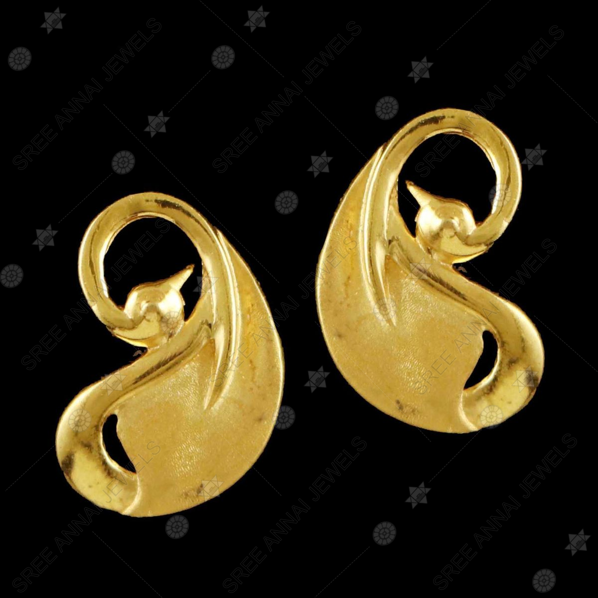 Remarkable Look in Casting - Earring - Gold